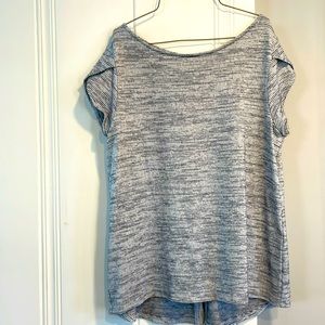 Market & Spruce Braxton Button Back detail Knit top- Short Sleeved- Size PL